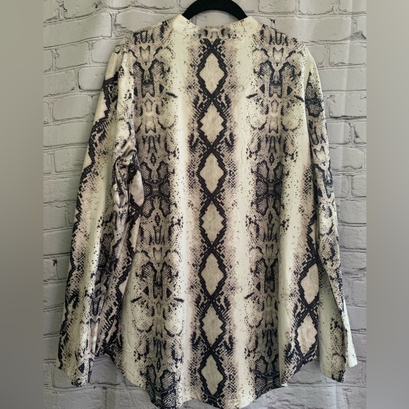 Halife Snakeskin Print V Neck Tunic Blouse Size XL - Picture 2 of 9